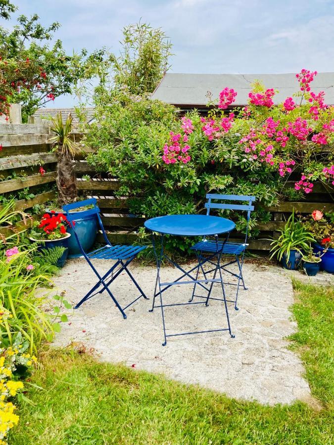 Welcoming Bungalow With Parking And Garden St Agnes  Exterior foto